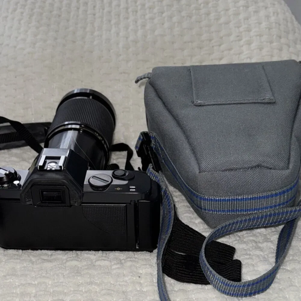 Vivitar VIVITAR SLR 35mm Manual Focus Film Camera Black Classic Photography